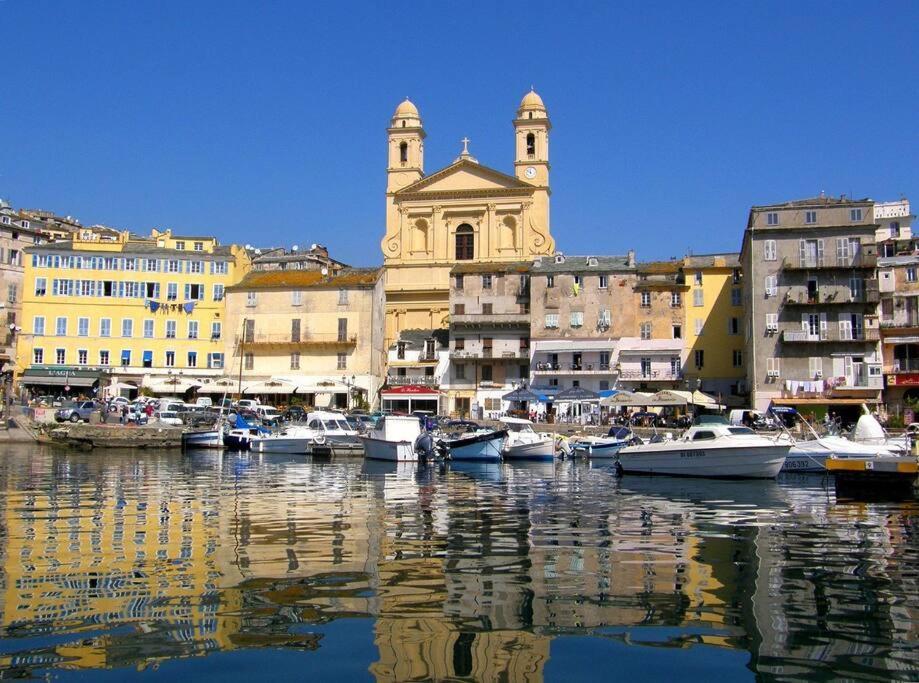 Appartement Vue Mer Avec Parking Gratuit Sur Place Bastia  Exterior photo